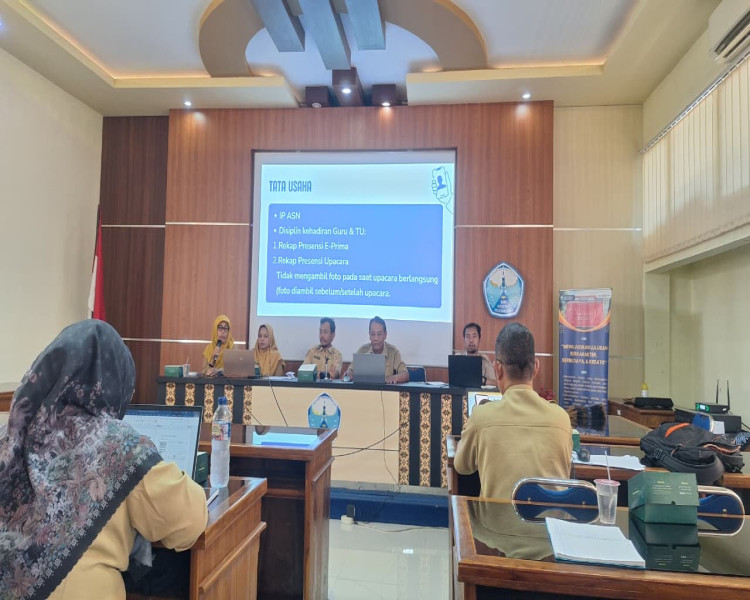 Tingkatkan Kedisiplinan dan Motivasi Kerja, SMKN 5 Yogyakarta Gelar Pembinaan Guru-Karyawan
